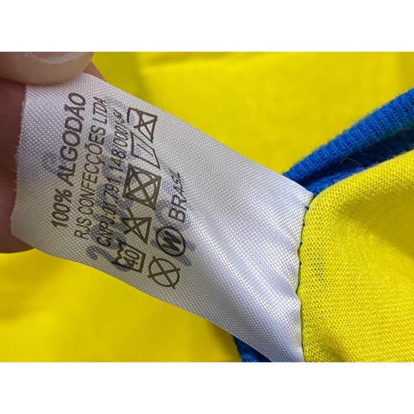 BRAZIL FOOTBALL SHIRT LARGE- HEXA BRASIL COPA DO MUNDO (BLUE - YELLOW) - Picture 7 of 11